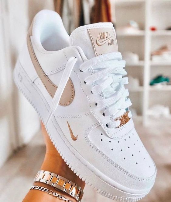 What size / length shoe laces are on the Air Force 1 AF1?